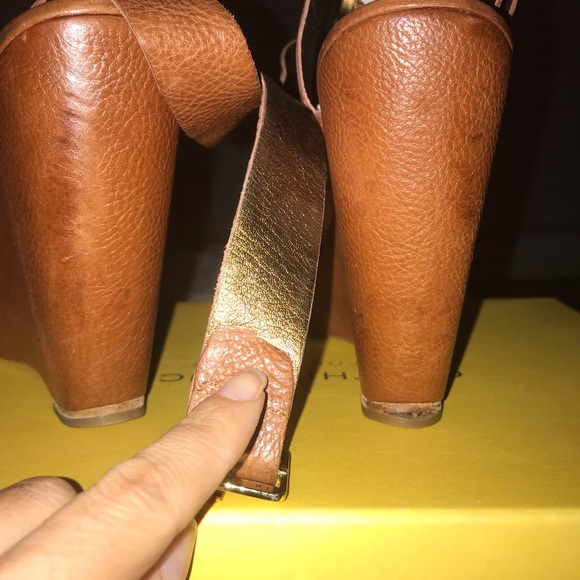 Cynthia Vincent sz 6.5 brown wedges leather - Picture 5 of 8